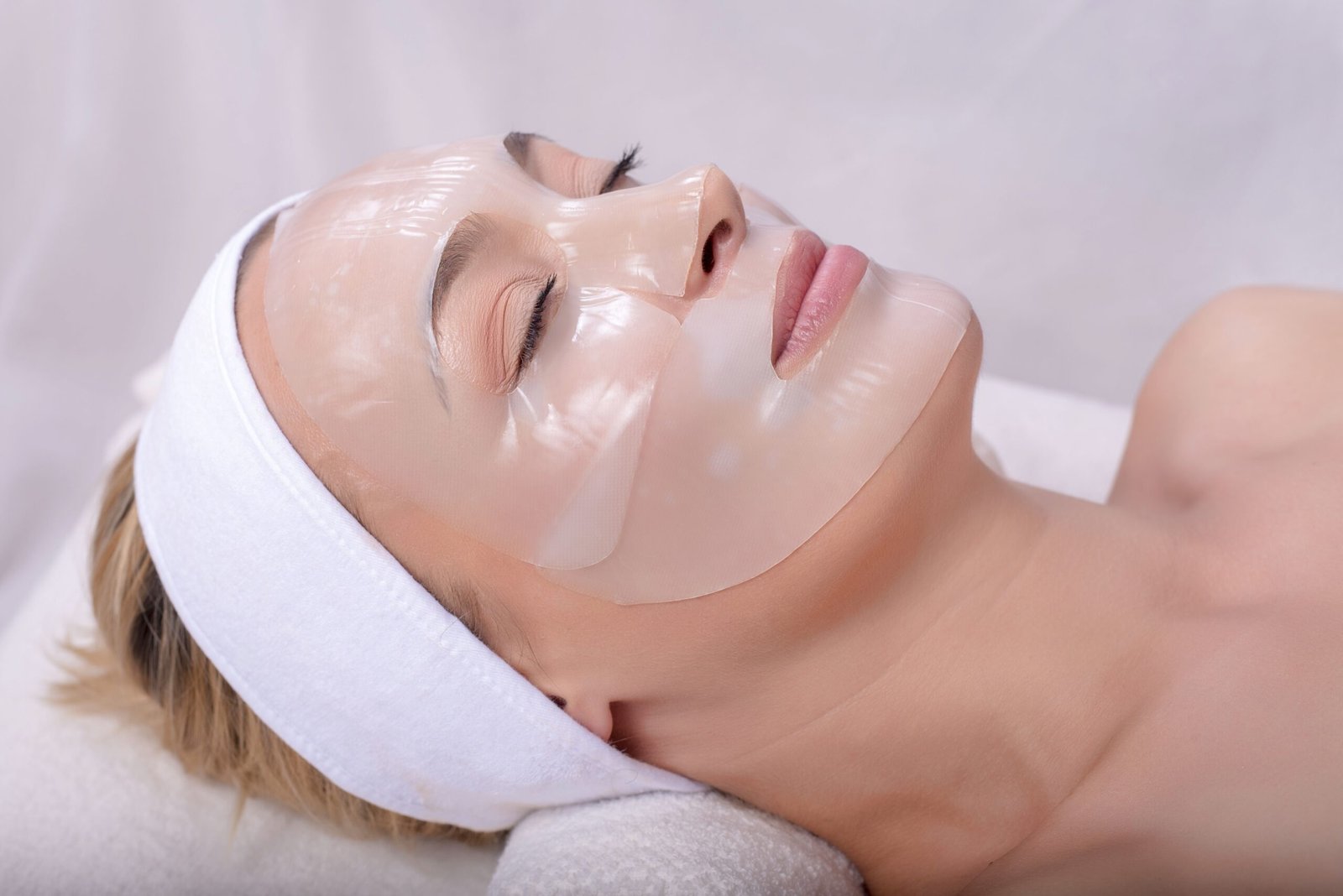Collagen mask for moisture, elasticity and balance